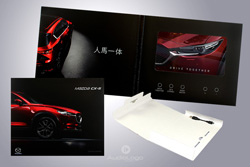 Elektronisch veredelte Drucksachen | Videokarte von Mazda | Video in Print
